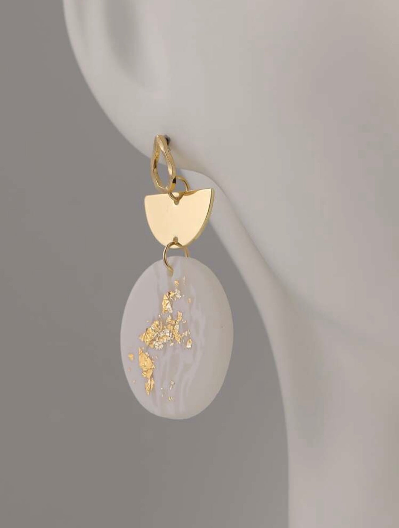 Gold Marbled Geometric Drop Earrings – Elegant Lines with Translucent Charm
