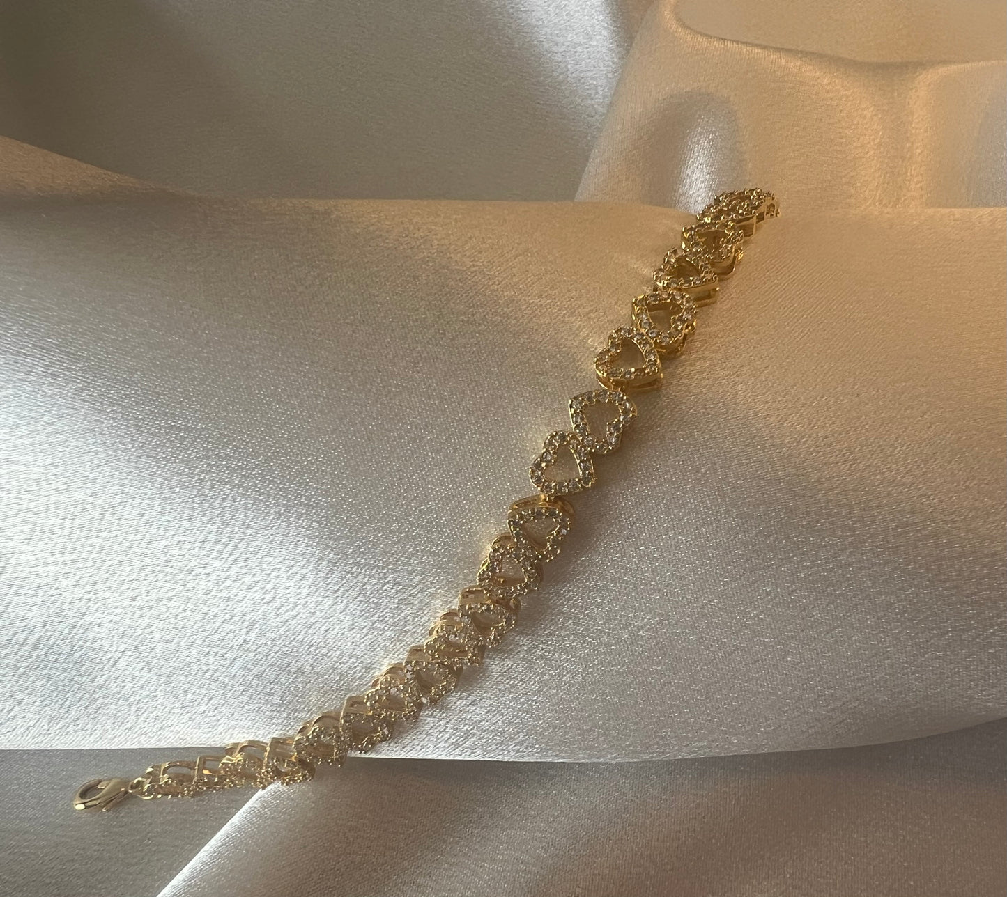 Sparkling Rhinestone Heart-Shaped Adjustable Bracelet – Chunky Gold Statement Piece