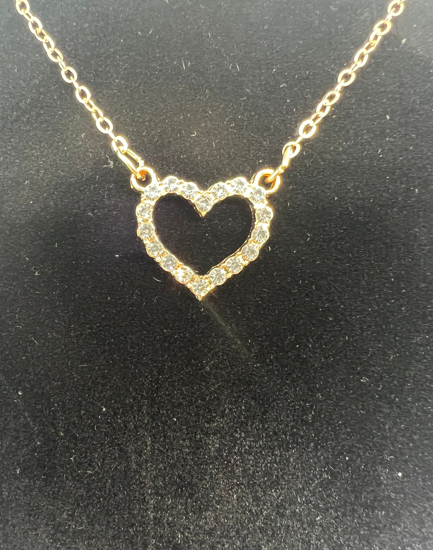 Gold Rhinestone Heart Pendant Necklace – Elegant Sparkle, Tarnish-Resistant Zinc Alloy