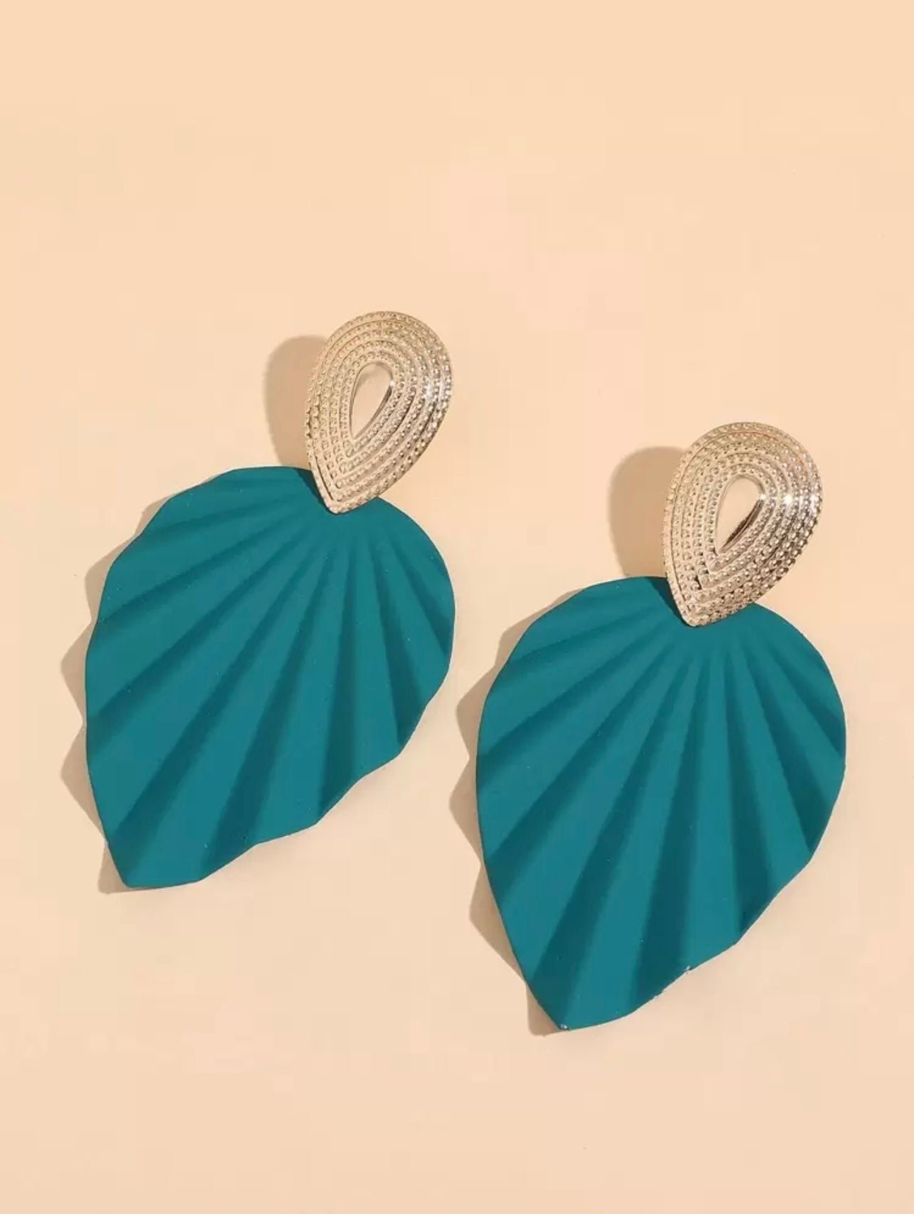 Gold & Teal Textured Leaf Drop Earrings – Bold Nature-Inspired Elegance