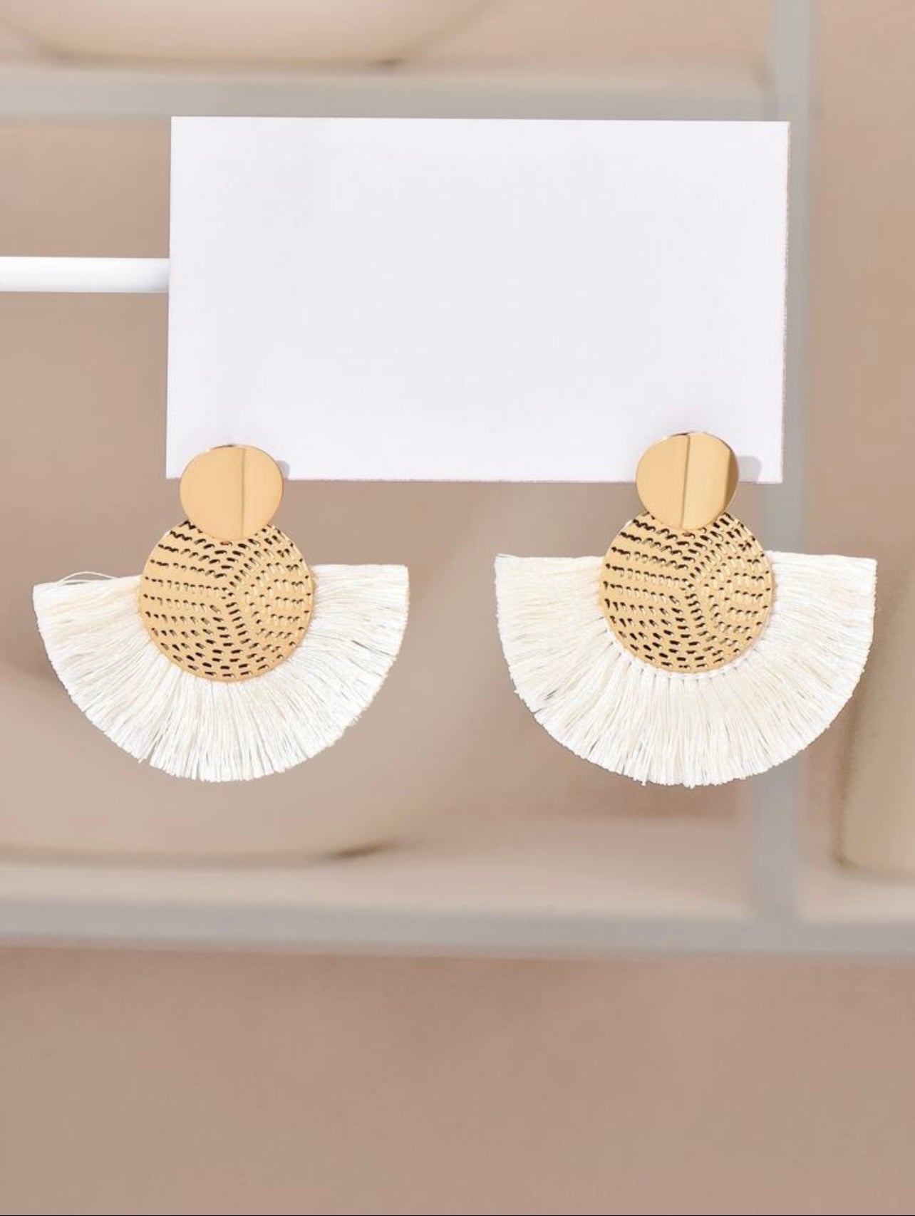 Gold & White Retro Fan Tassel Drop Earrings – Vintage-Inspired Boho Elegance