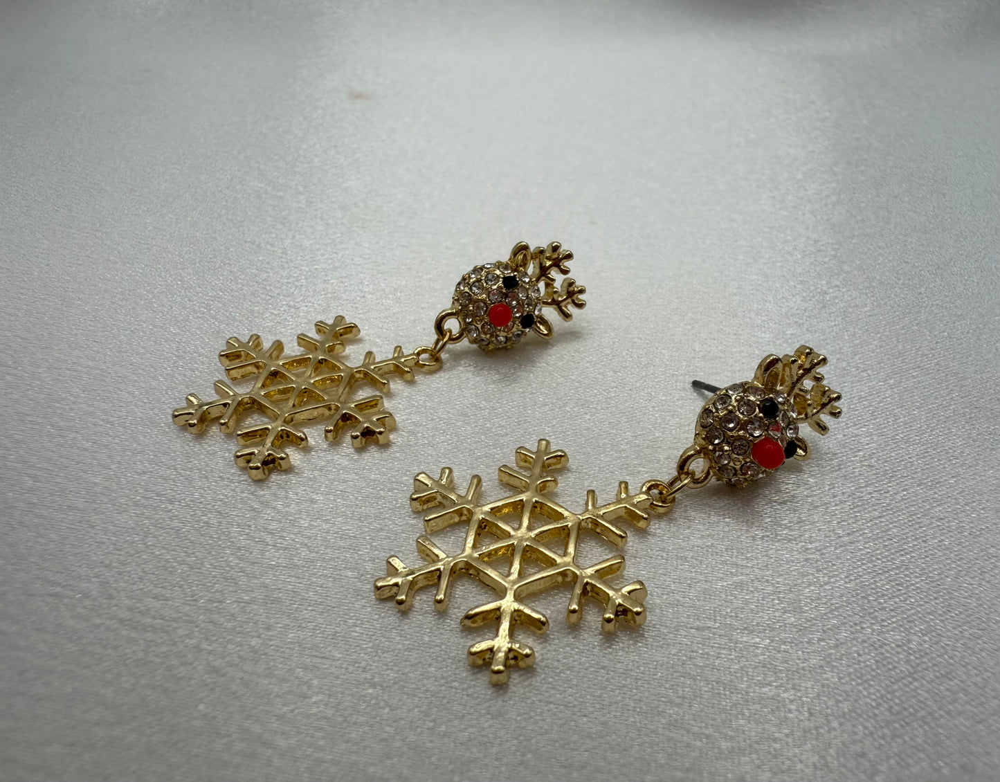 Elegant Crystal Rhinestone Reindeer & Snowflake Dangle Earrings – Festive Sparkle for Christmas