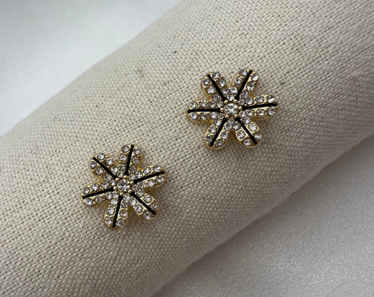 Rhinestone Flower Decor Stud Earrings – Elegant, Radiant & Timeless