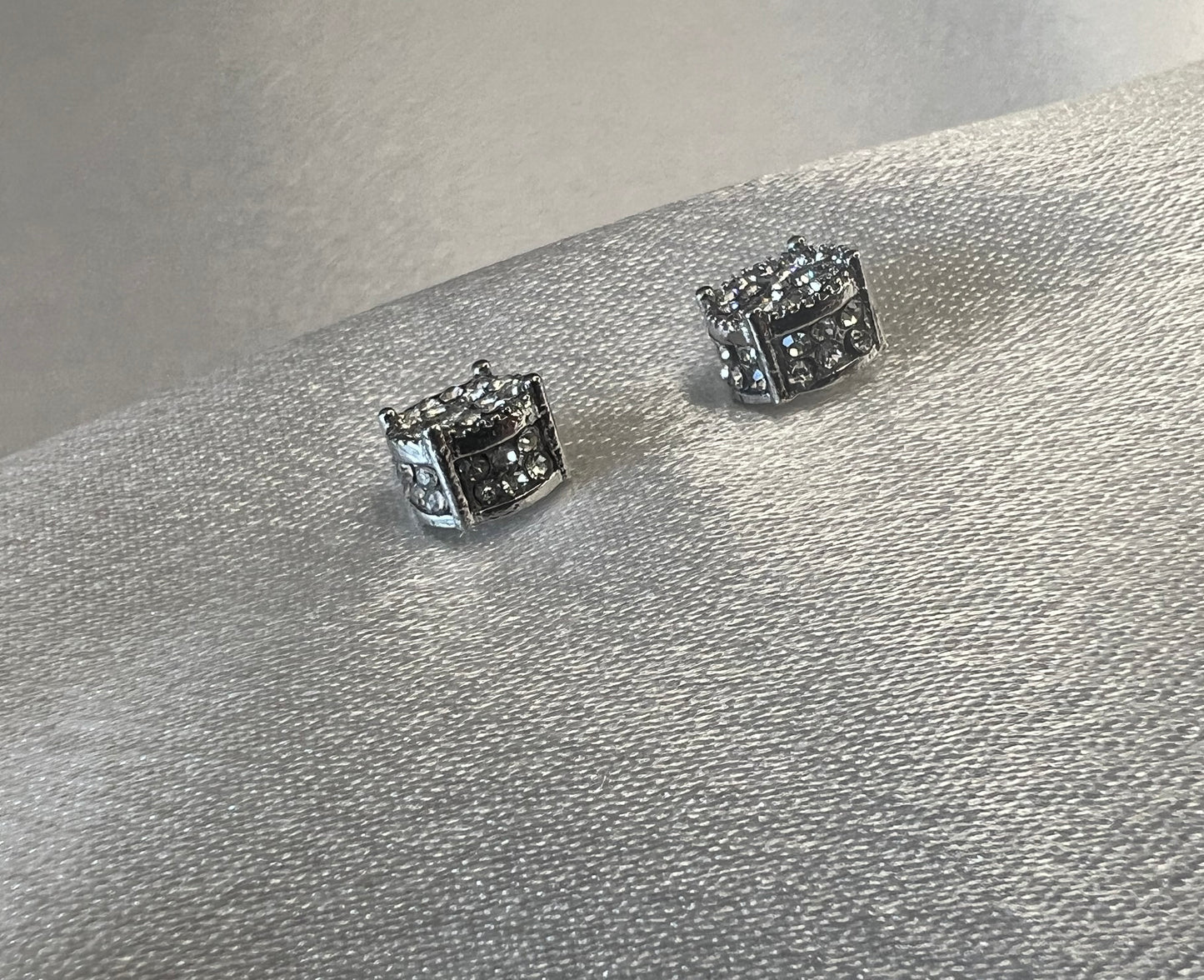 Silver Rhinestone Encrusted Stud Earrings – Sparkling Simplicity for Everyday Glamour