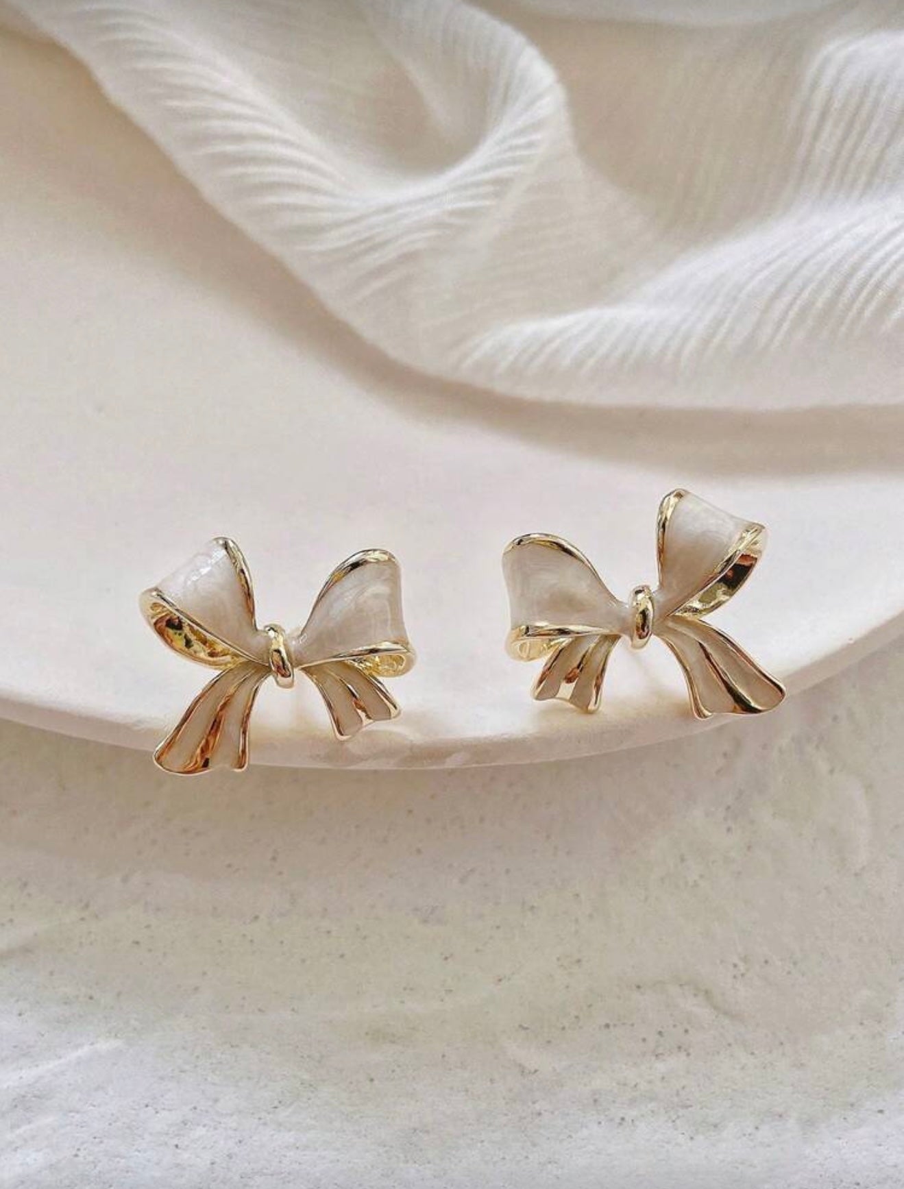 French Vintage Cream White Bow Stud Earrings – Elegant, Feminine & Timelessly Chic