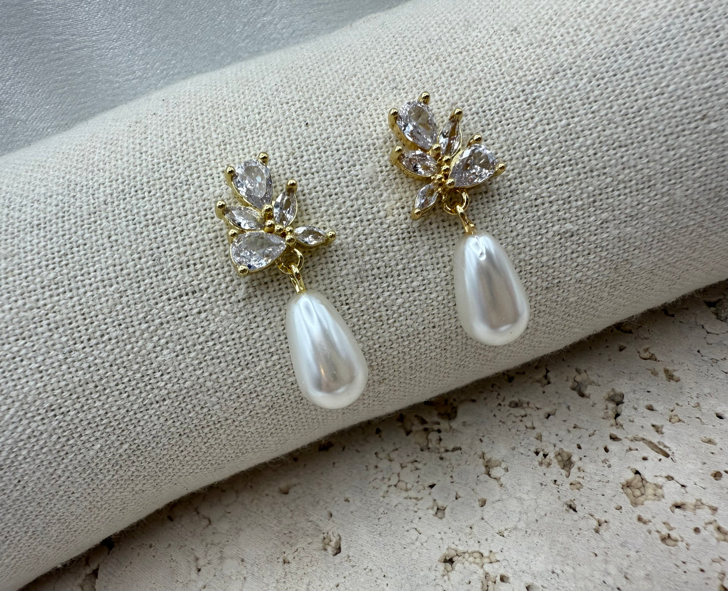 Gold-Plated Pearl & Cubic Zirconia Drop Earrings – Bridal Elegance for Weddings & Daily Glamour