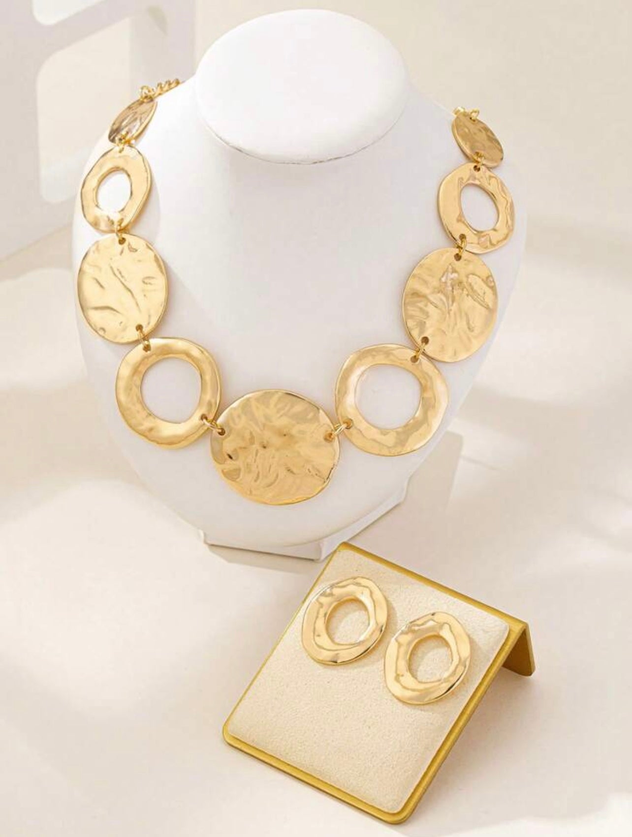 Hammered Gold Nail Collar Necklace & Water Drop Earrings Set – Effortless Summer Style