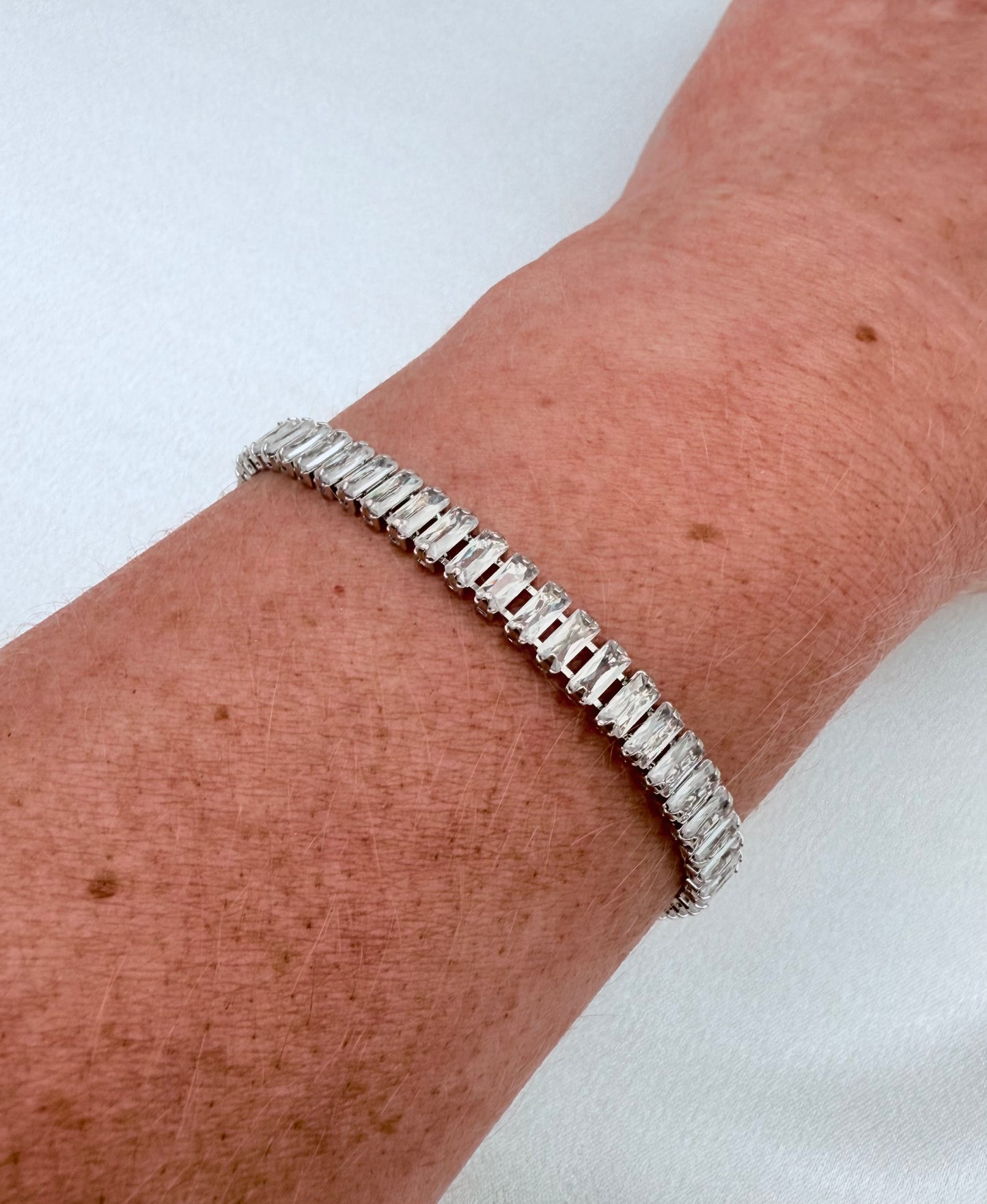 Glamorous Cubic Zirconia Bracelet – Sparkle with Sophisticated Style