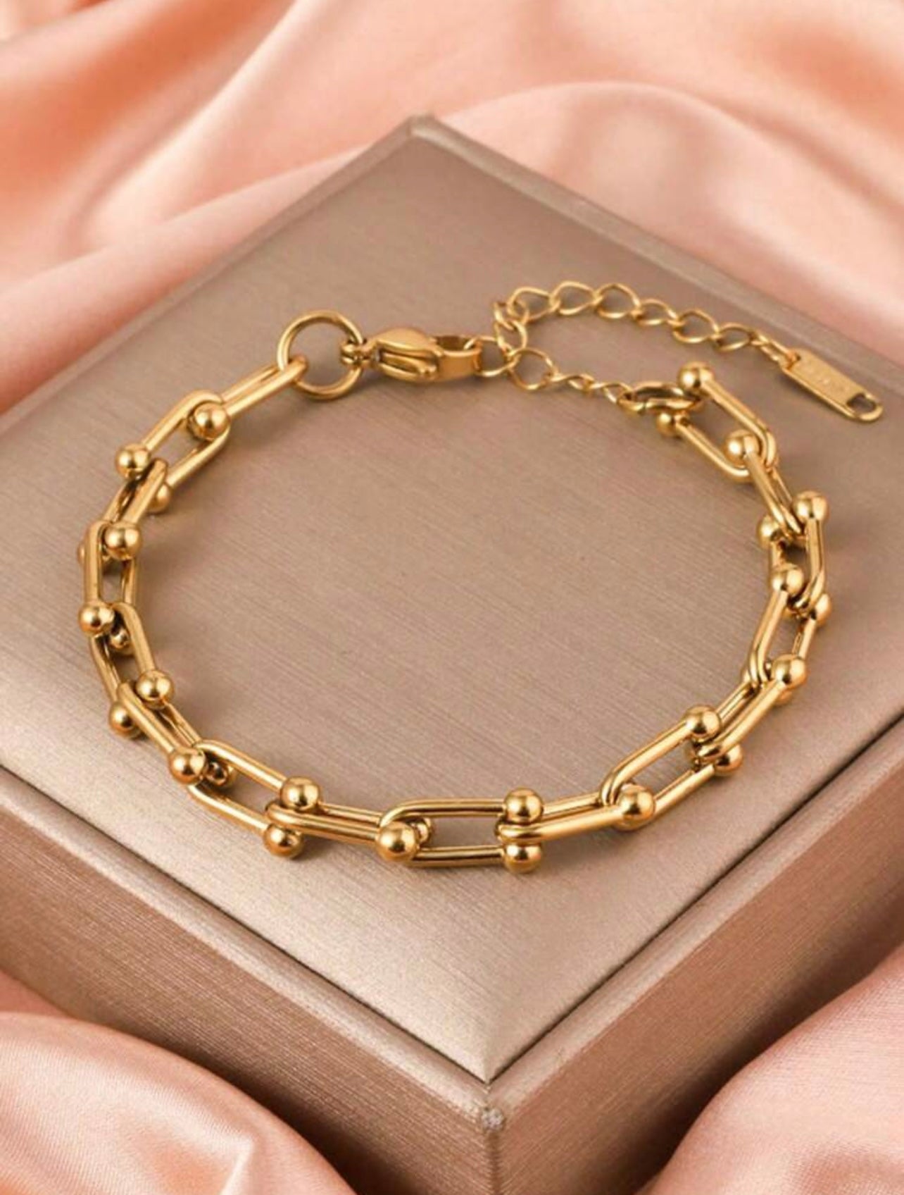 Tiffany-Style Tarnish Resistant 18k Gold Plated Horseshoe Buckle Bracelet – Elegant & Timeless Design