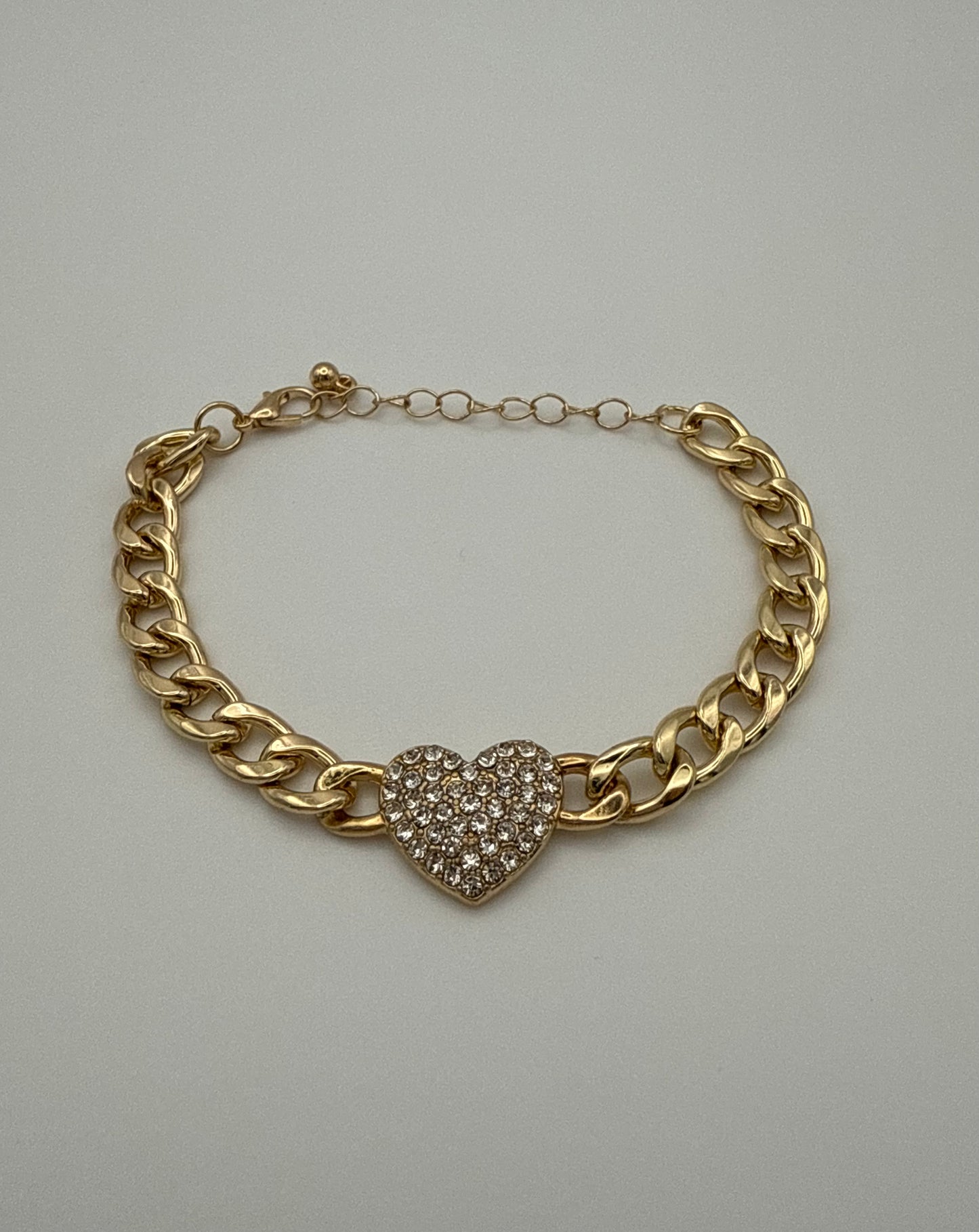 Gold Curb Bracelet with Rhinestone Heart Detail – Tarnish Resistant