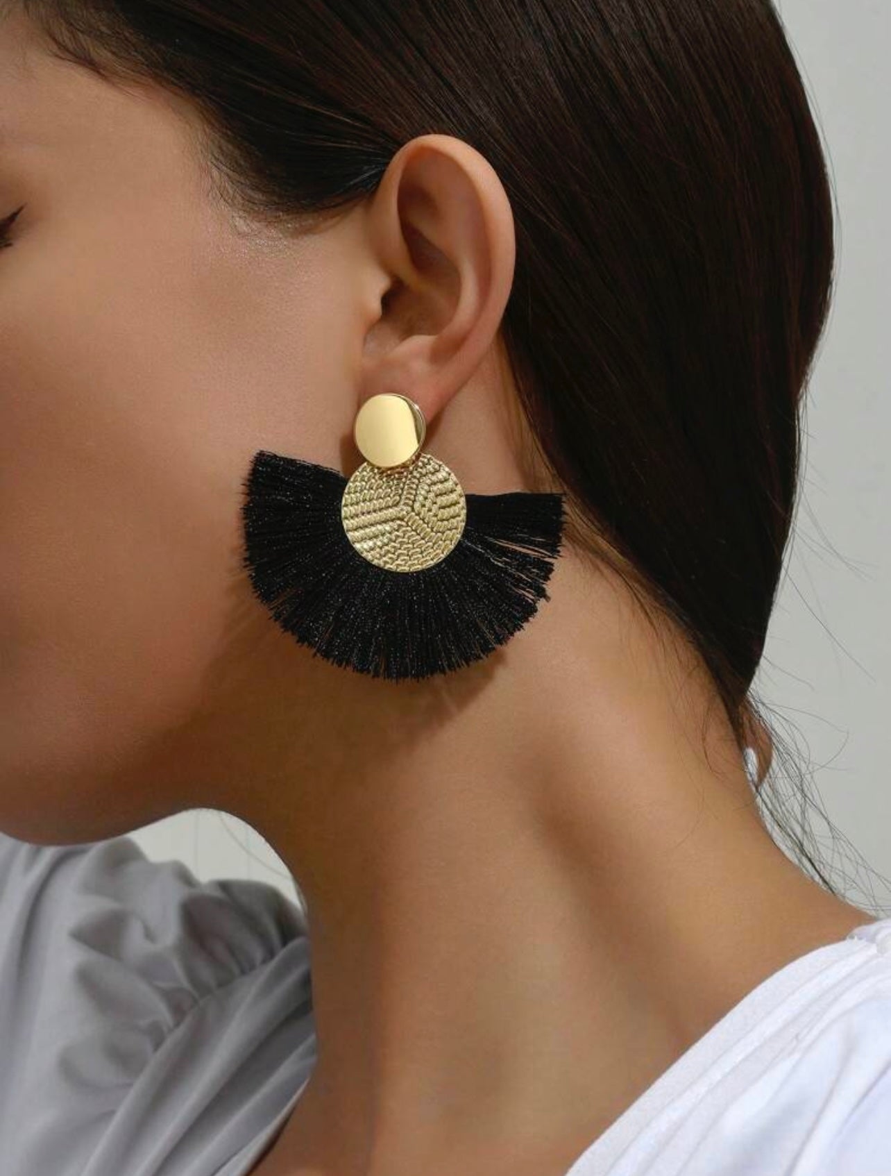Gold & Black Retro Fan Tassel Drop Earrings – Vintage-Inspired Boho Elegance