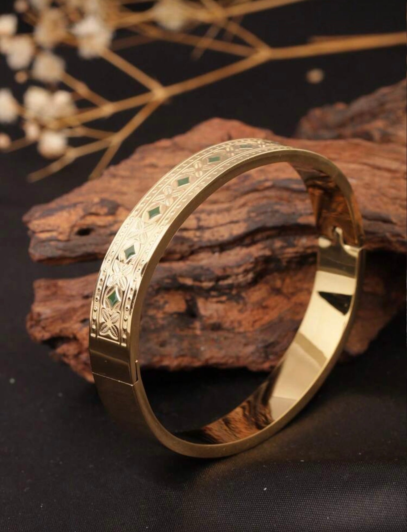 Titanium Steel 18K Gold-Color Four-Leaf Clover & Rhombus Bangle – Elegant, Radiant & Timeless