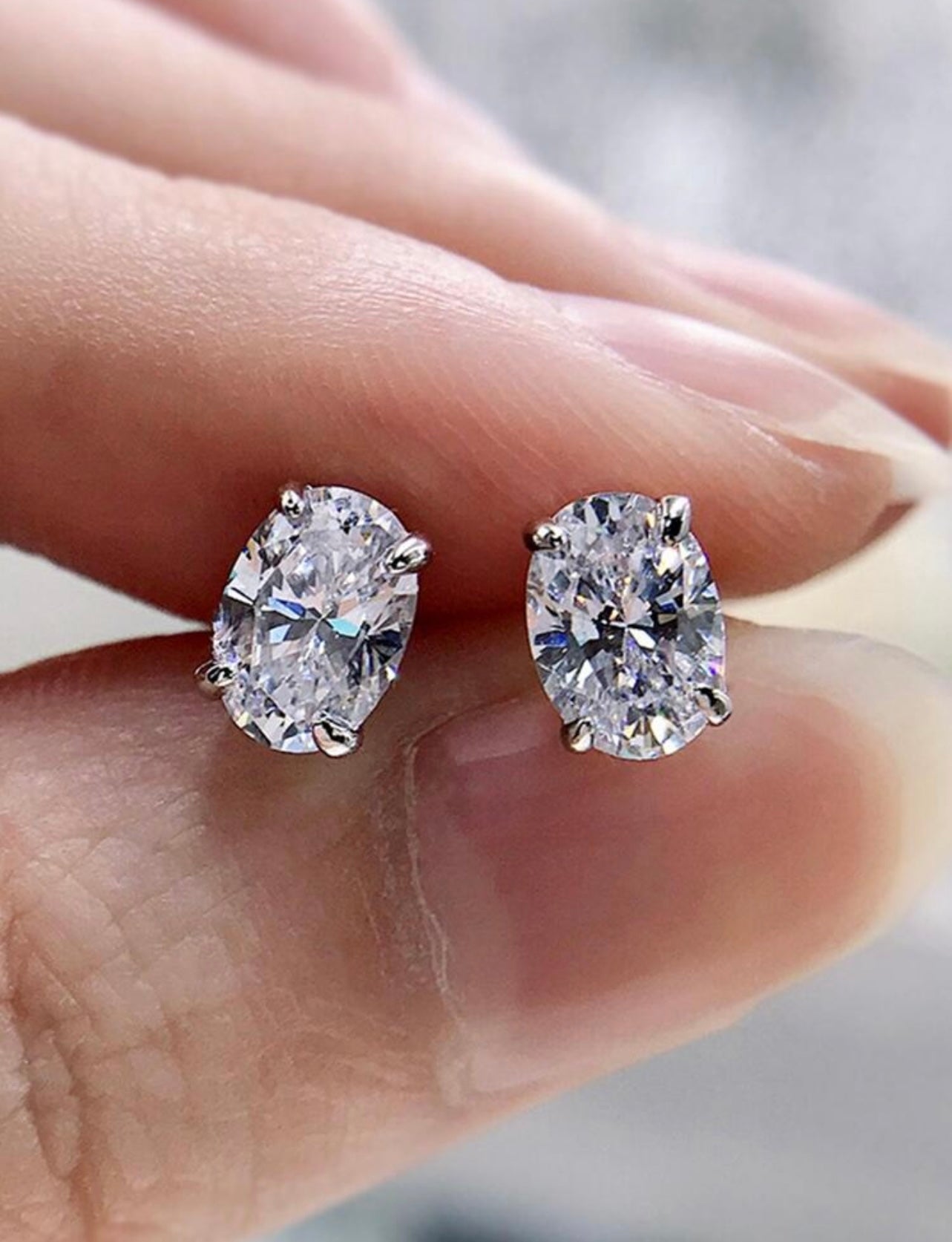 Silver-Tone Cubic Zirconia Stud Earrings – Classic Sparkle for Weddings, Anniversaries & Mum