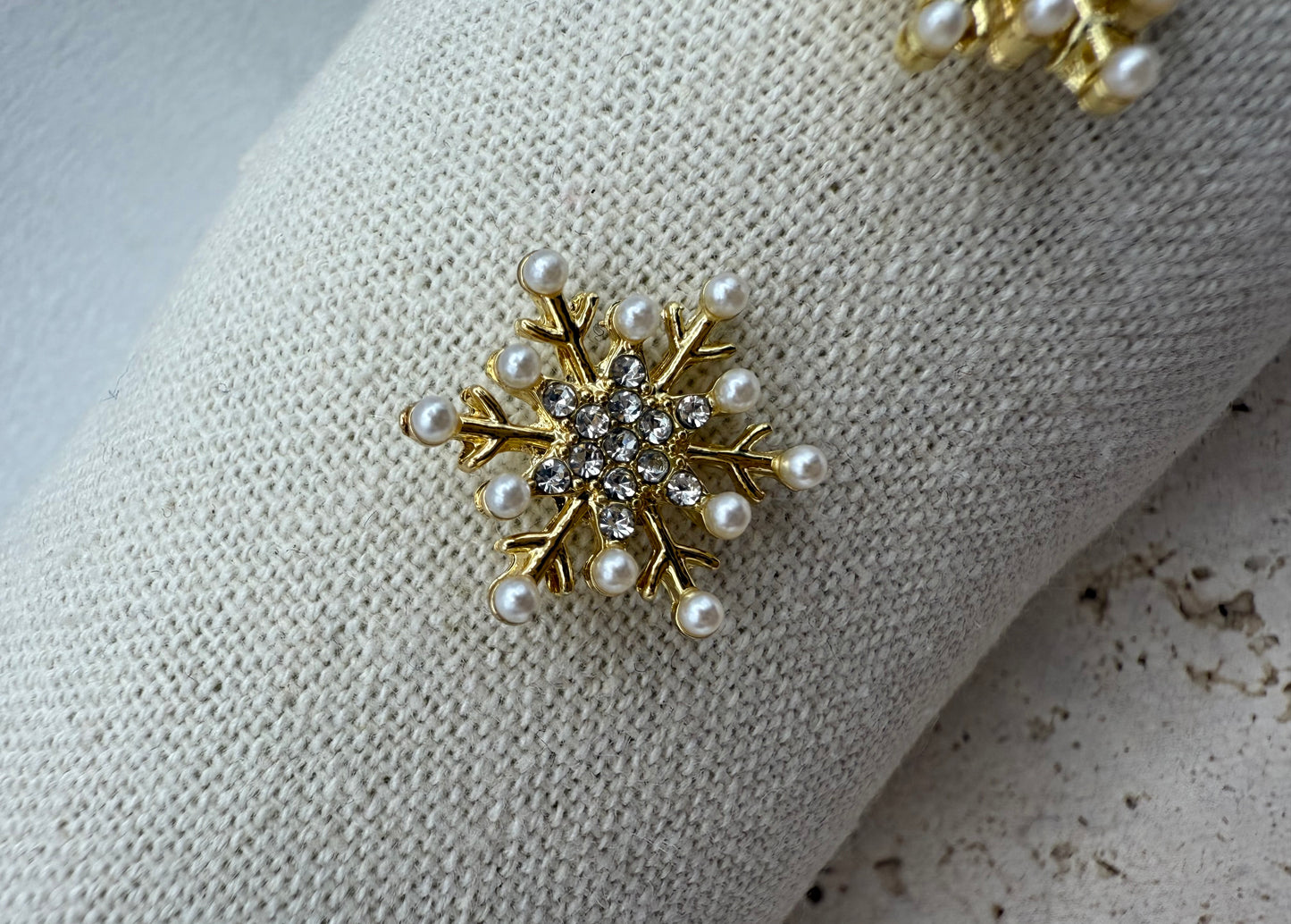 Minimalist Snowflake Design Faux Pearl & Glass Stud Earrings – Elegant, Radiant & Timeless