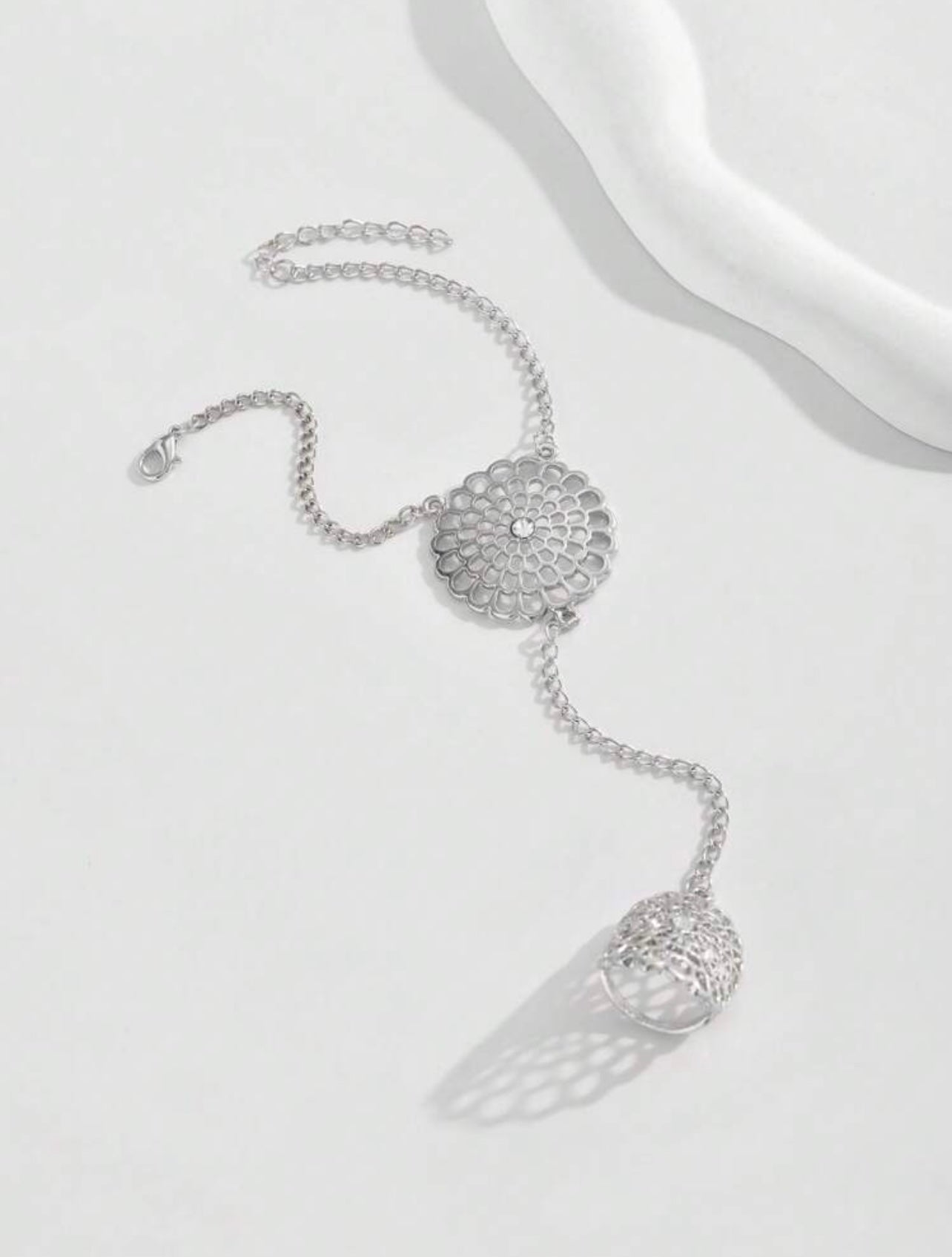 Silver Boho Hollow Flower Hand Chain – Rhinestone Ring-to-Bracelet Jewellery for Daily Wear