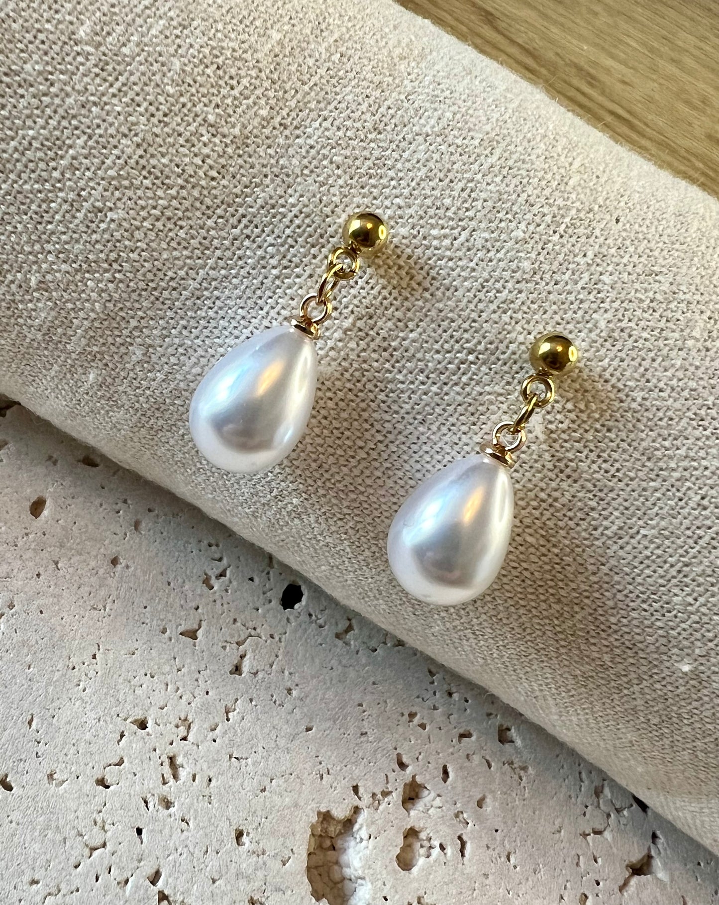 Gold Pearl Drop Earrings – Elegant & Versatile Daily Jewellery for Women