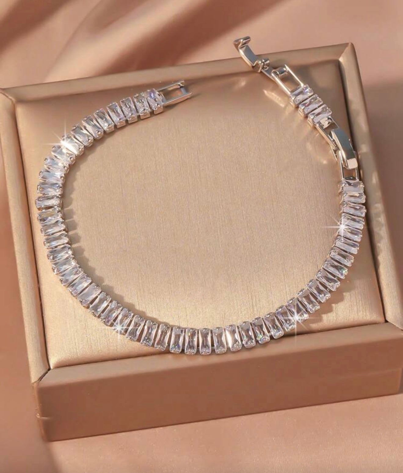 Glamorous Cubic Zirconia Bracelet – Sparkle with Sophisticated Style