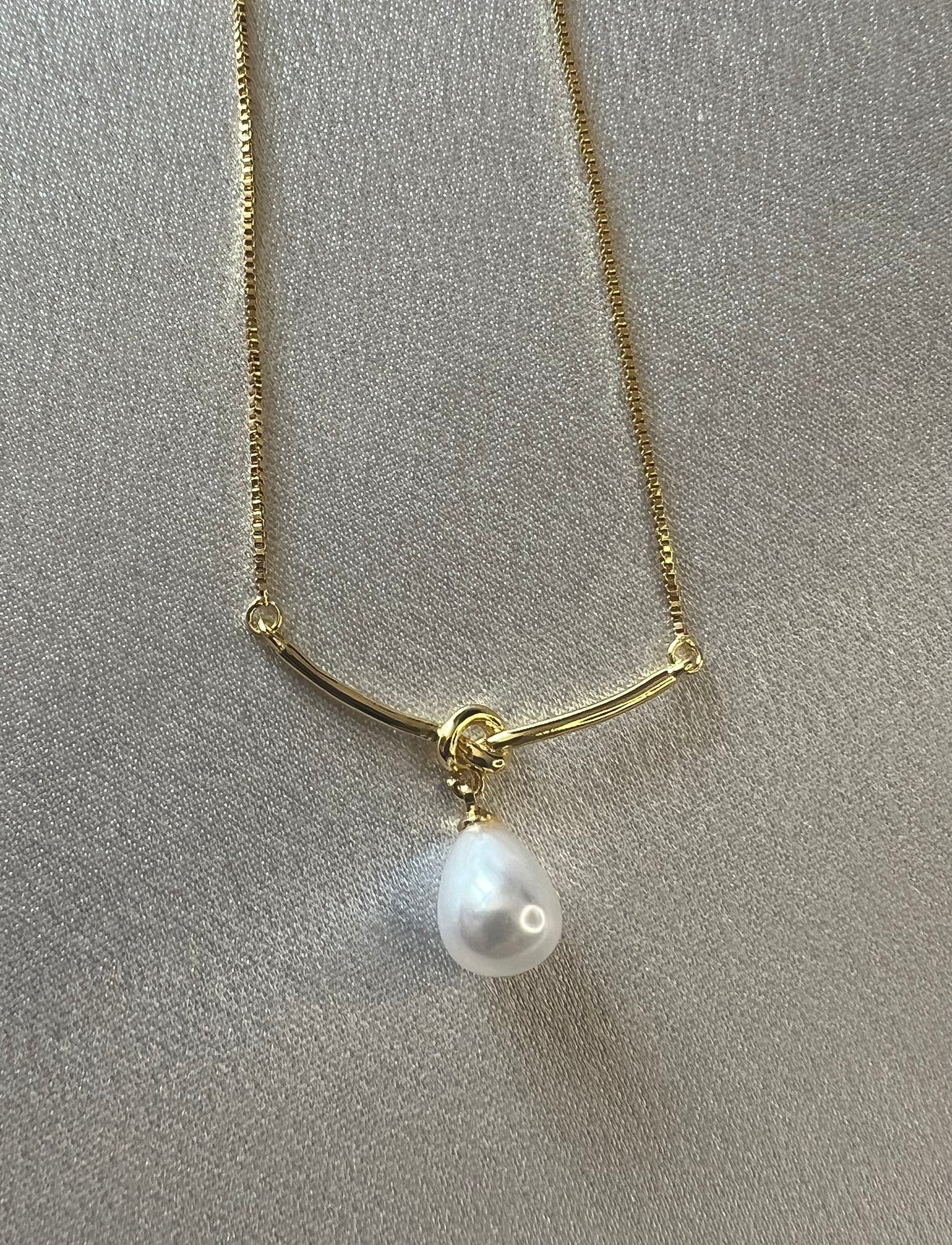 Elegant & Delicate Gold Knot Necklace with Faux Pearl Pendant