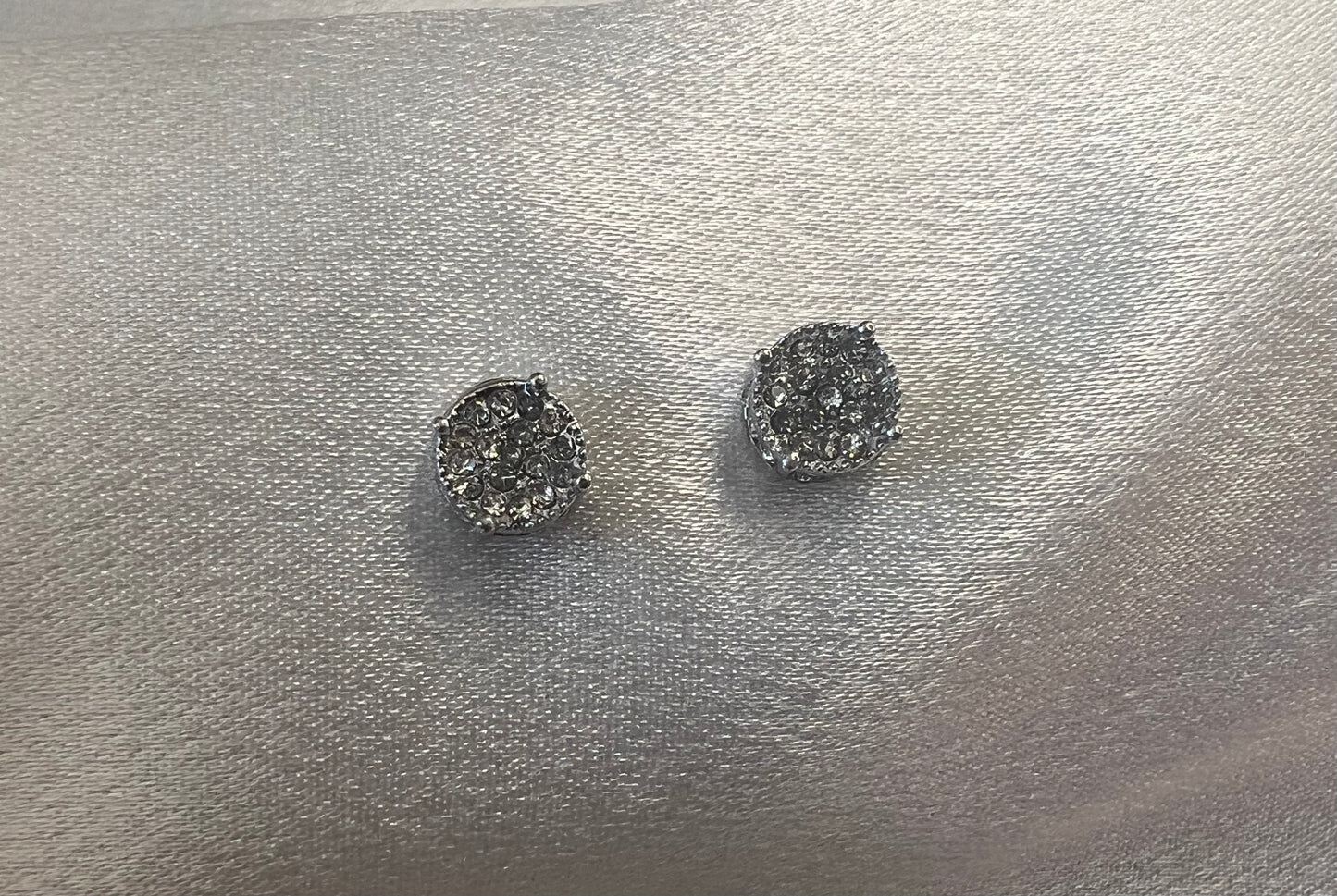 Silver Rhinestone Encrusted Stud Earrings – Sparkling Simplicity for Everyday Glamour