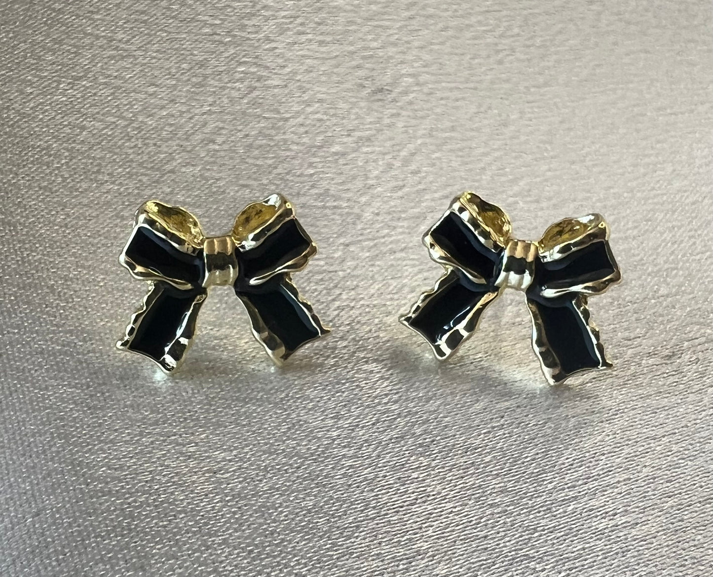 Stunning Gold & Black Enamel Bow Stud Earrings – Classic Elegance with a Bold Contrast