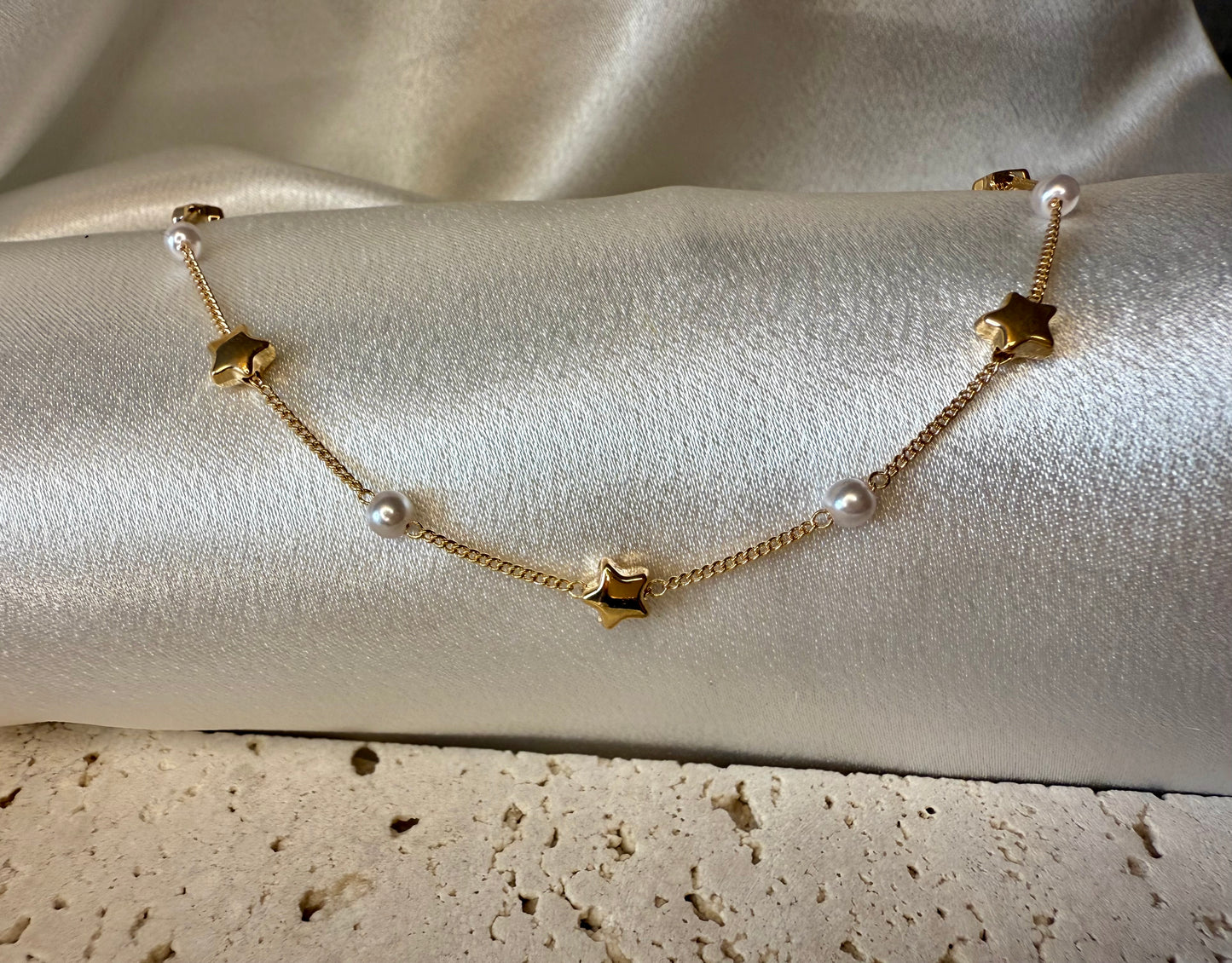 Gold Star & Faux Pearl Anklet – Minimalist Beach-Inspired Foot Jewellery