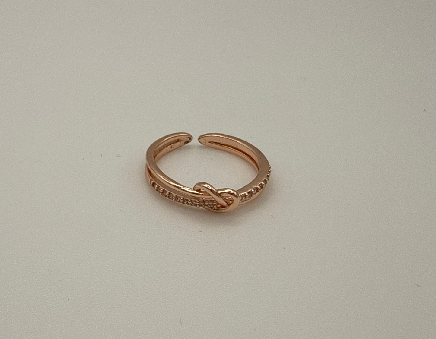 Rose Gold Twist & Knot Cubic Zirconia Ring – Elegant Daily & Party Jewellery