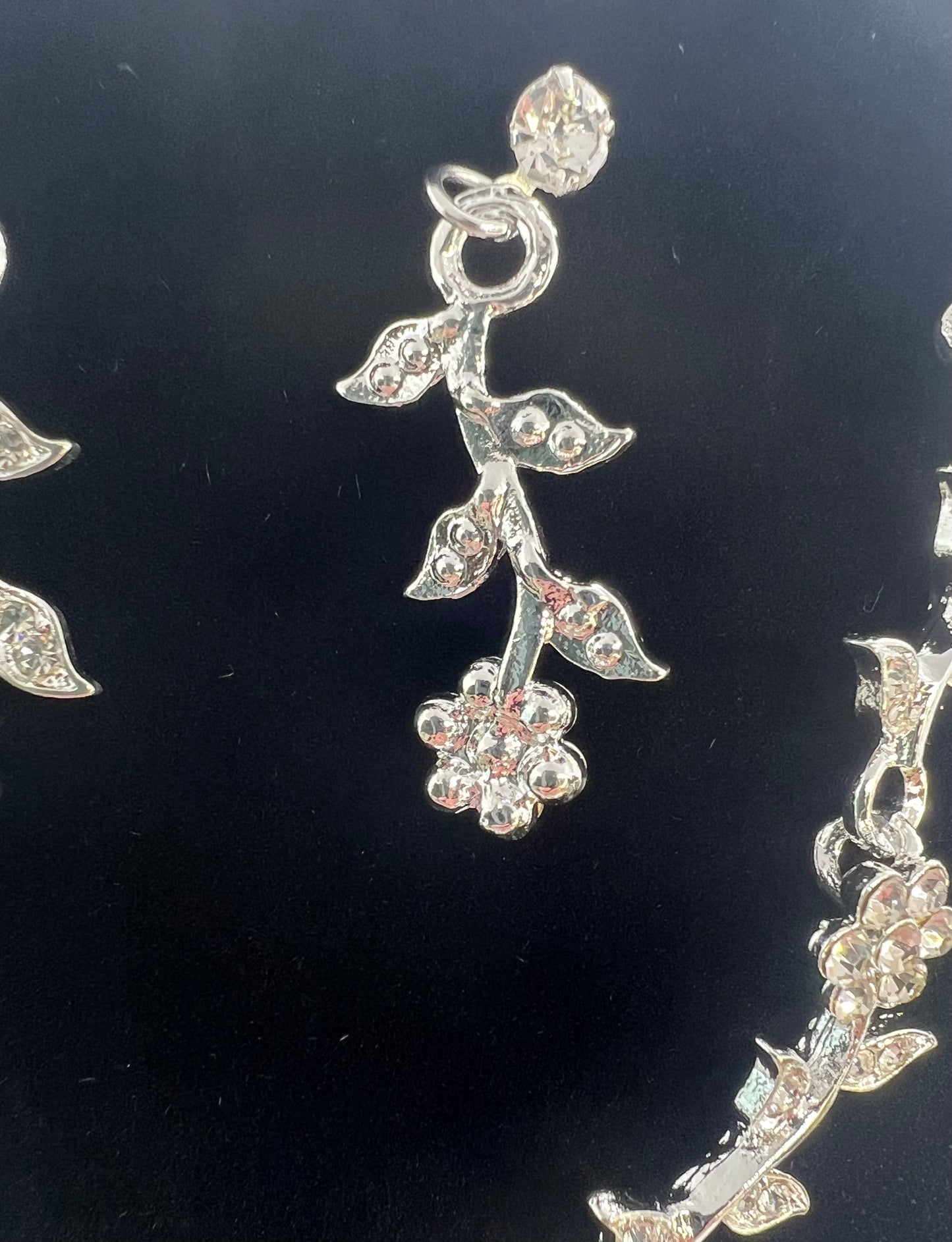 Elegant Floral Silver Rhinestone Necklace & Earrings Set – Dramatic Bridal, Prom or Event Jewellery, Tarnish-Resistant Zinc Alloy
