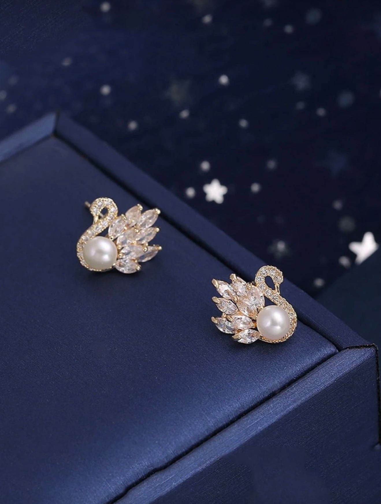 Cubic Zirconia Swan Stud Earrings – Graceful Sparkle in Swarovski Style