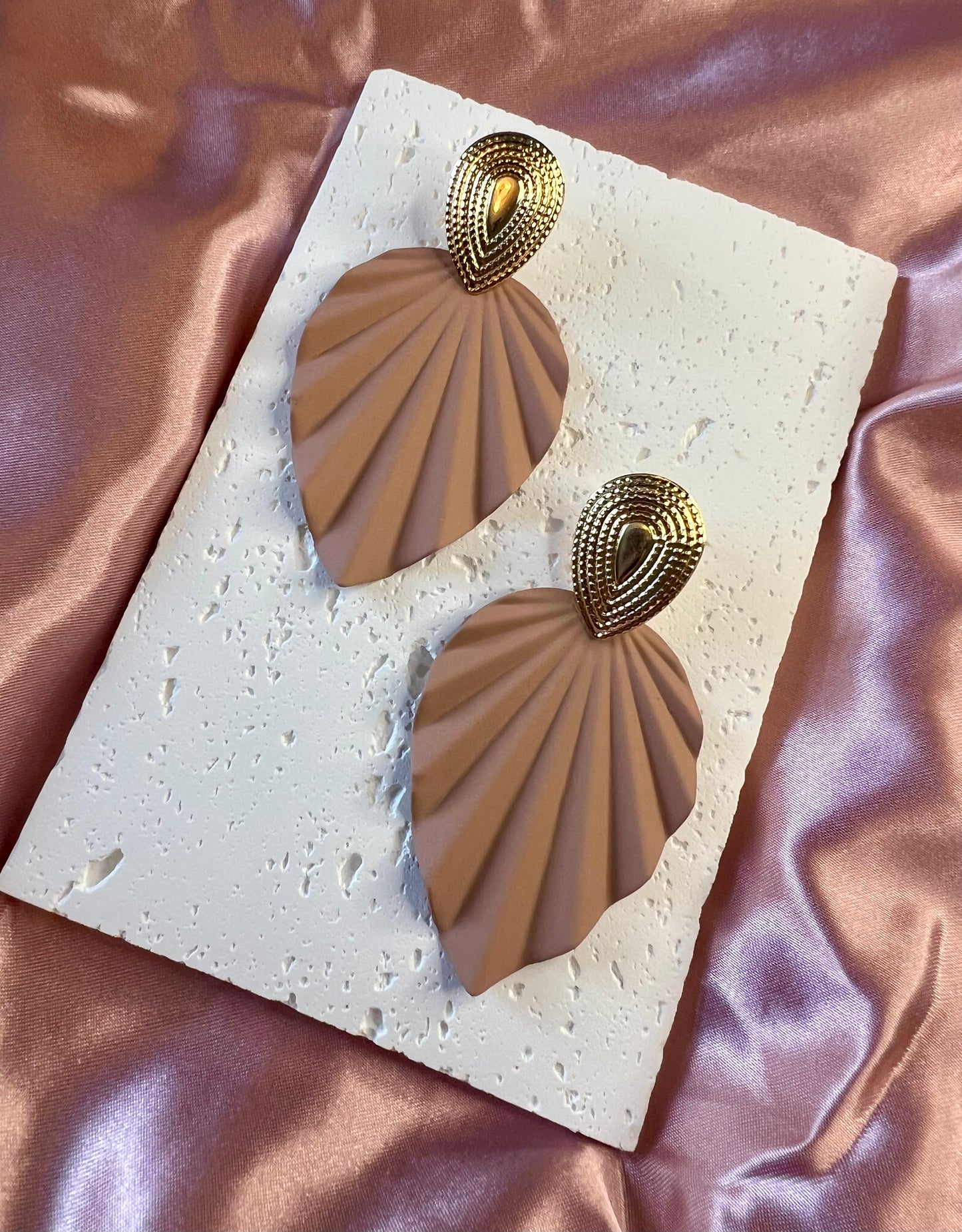 Gold & Apricot Textured Leaf Drop Earrings – Warm Nature-Inspired Elegance