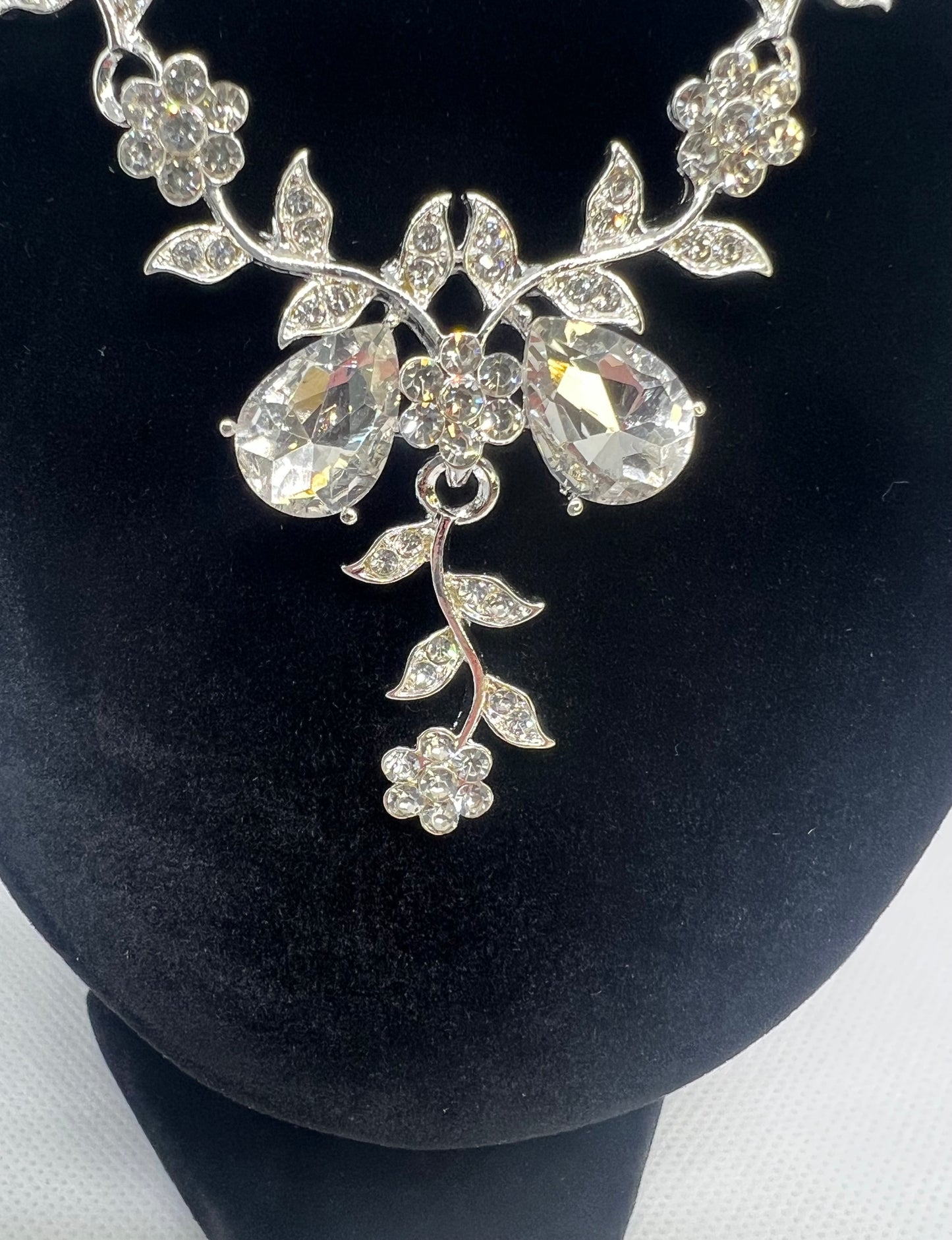 Elegant Floral Silver Rhinestone Necklace & Earrings Set – Dramatic Bridal, Prom or Event Jewellery, Tarnish-Resistant Zinc Alloy