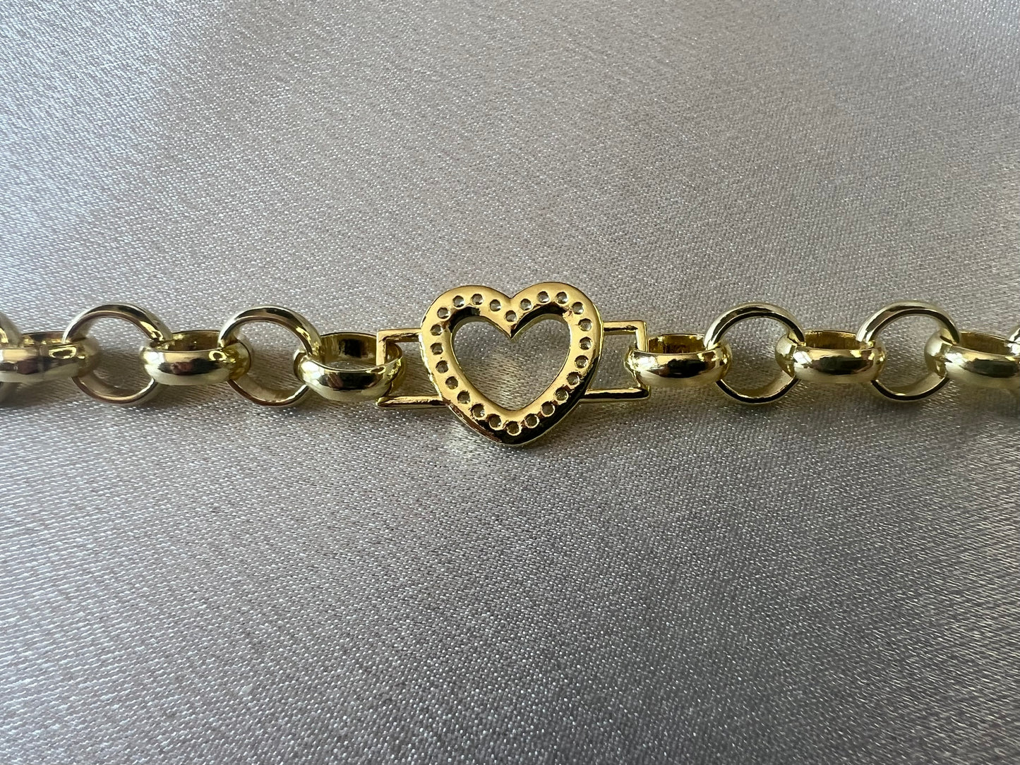 Gold Chunky Belcher Chain Bracelet with Cubic Zirconia Heart