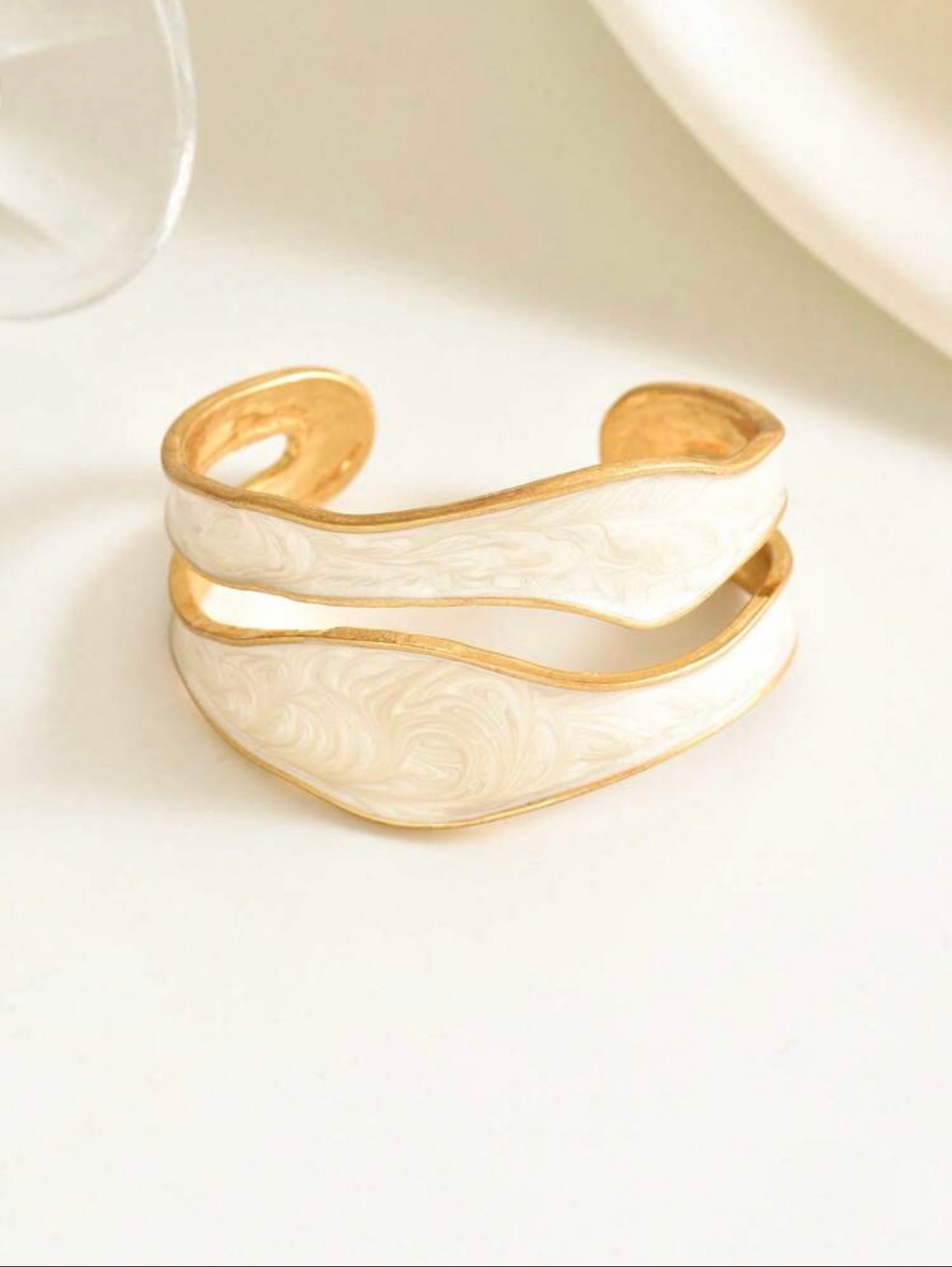 Gold & Cream Enamel Asymmetrical Hollow Bangle Bracelet – Luxury Minimalist Daily Wear