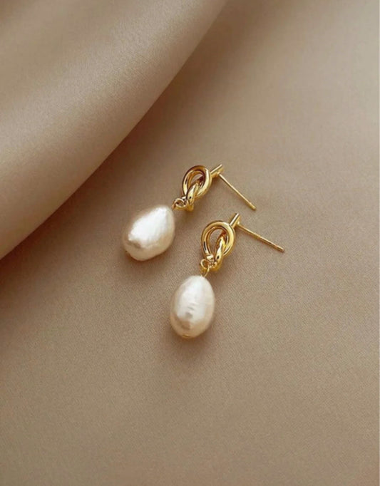 Tarnish-Resistant Gold Faux Pearl Knot Earrings – Timeless Style with a Modern Twist