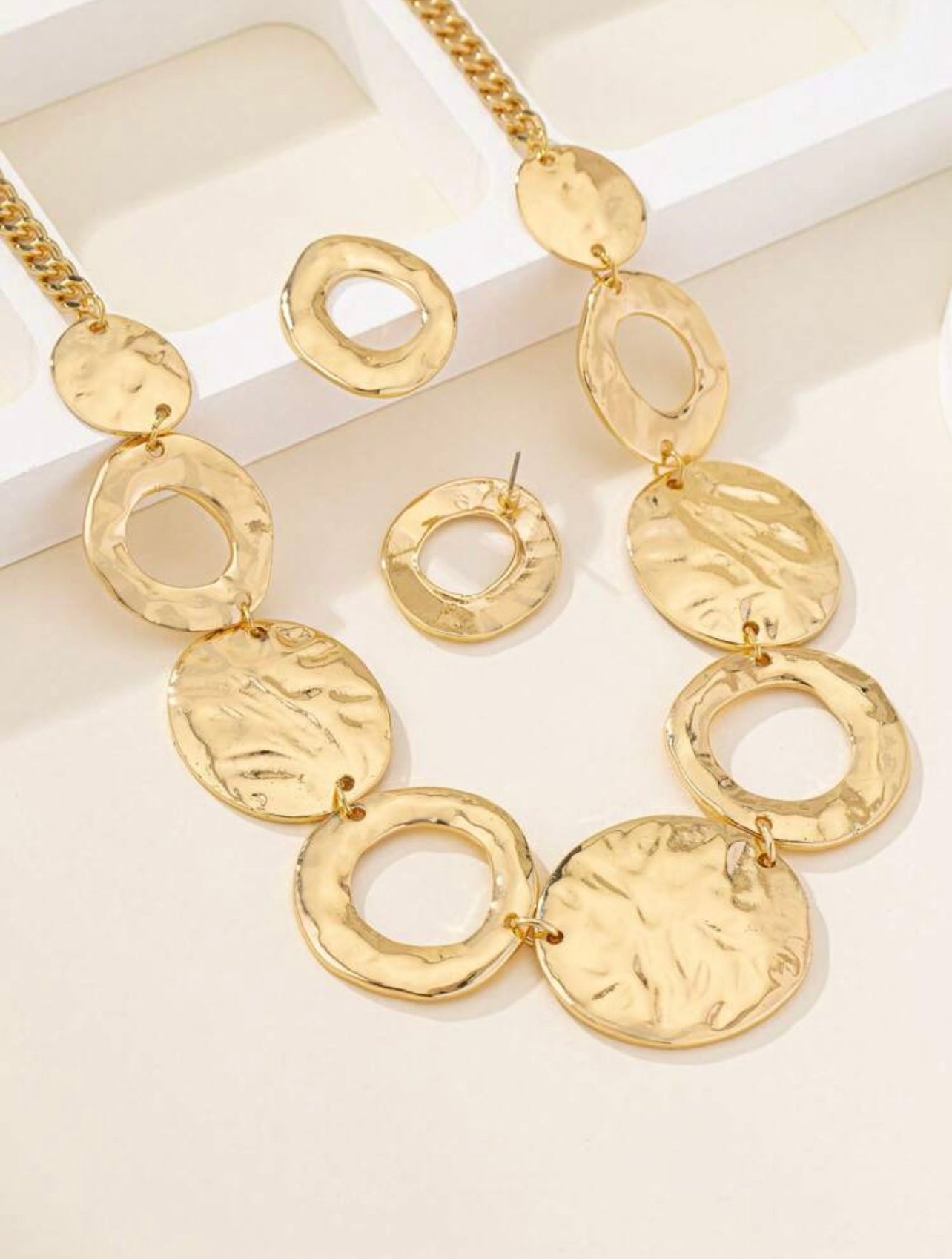 Hammered Gold Nail Collar Necklace & Water Drop Earrings Set – Effortless Summer Style