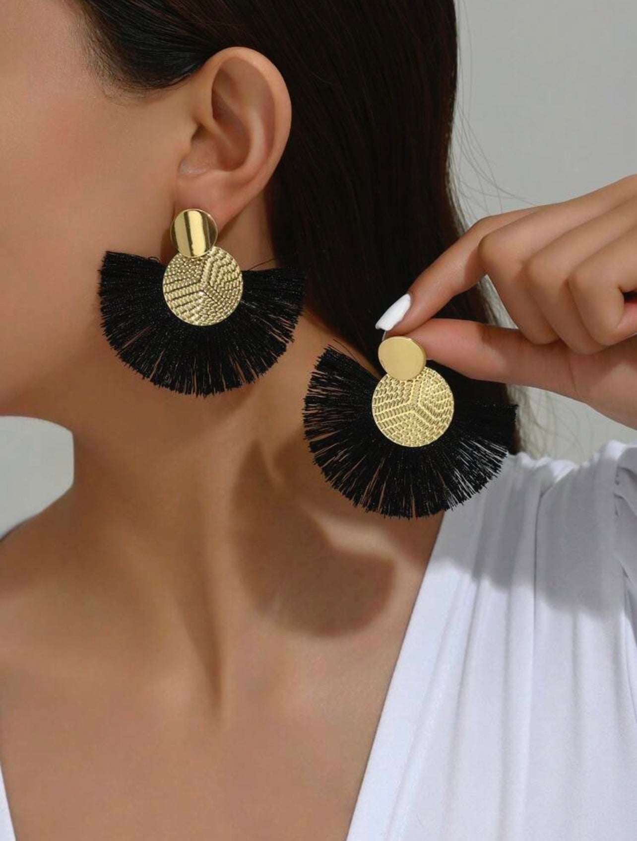 Gold & Black Retro Fan Tassel Drop Earrings – Vintage-Inspired Boho Elegance