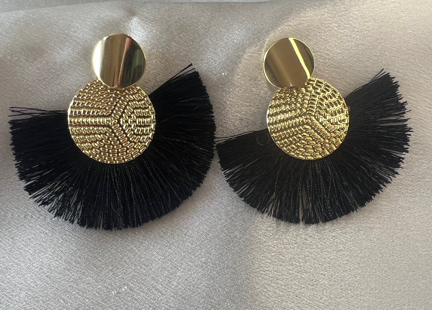 Gold & Black Retro Fan Tassel Drop Earrings – Vintage-Inspired Boho Elegance
