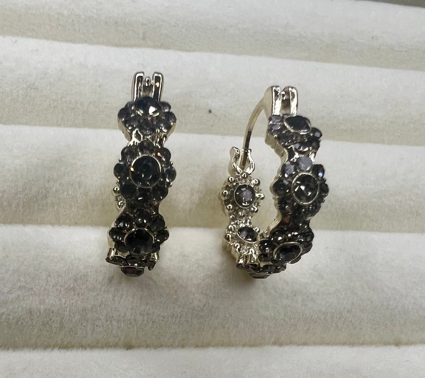 Gold Hoop Earrings with Grey Gemstones – Make a Luxurious Statement