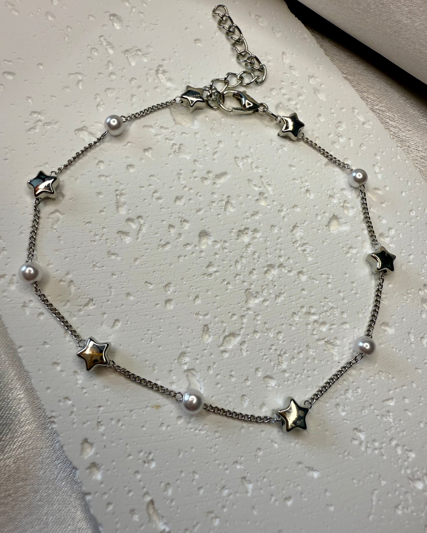 Silver Star & Faux Pearl Anklet – Minimalist Beach-Inspired Foot Jewellery