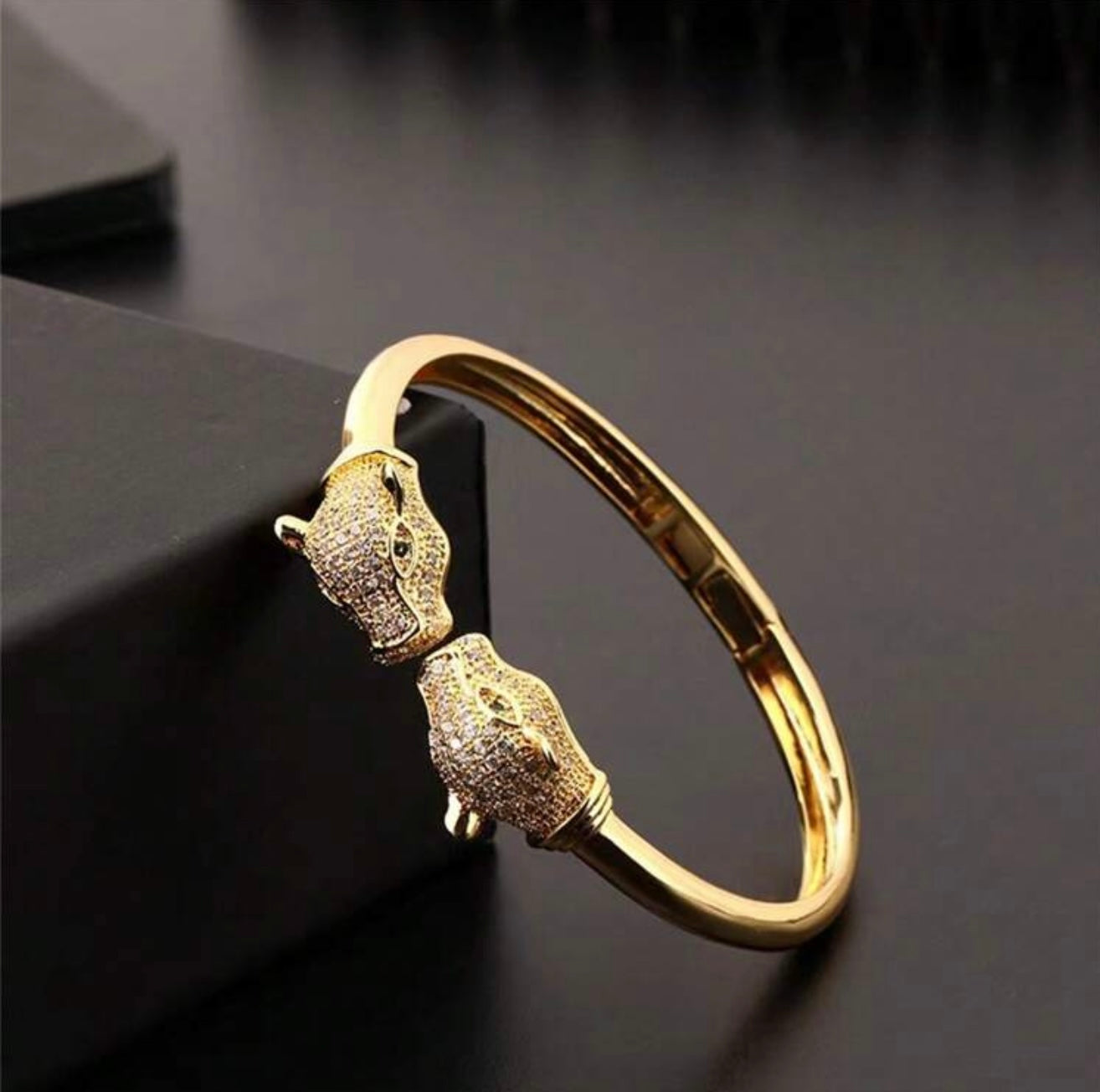 Gold Leopard Head Bracelet – Bold, Luxurious & Fiercely Stylish