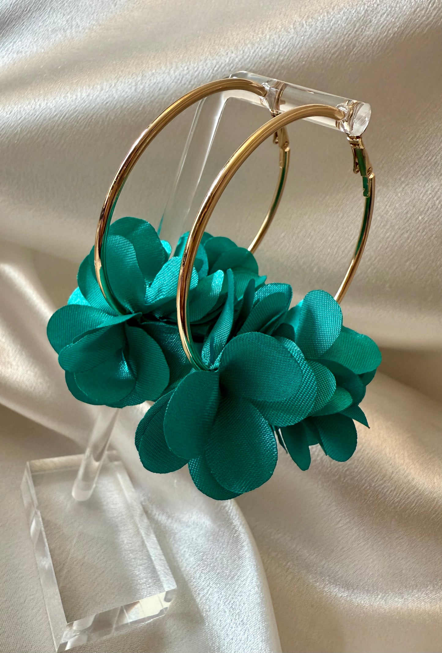 Gold Hoop Earrings With Green Floral Detail – Bold Statement Set (5.6 x 8 cm)
