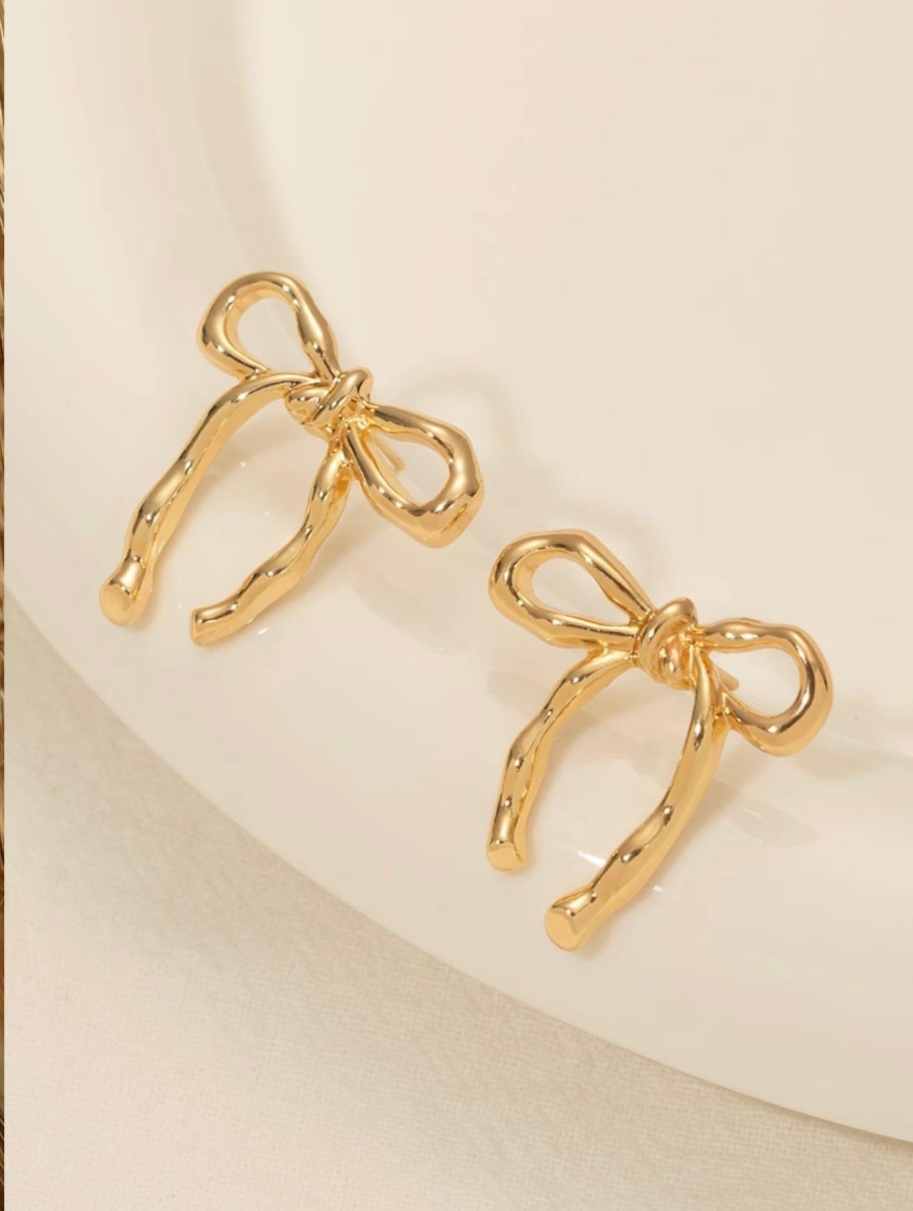 Gold Bow Stud Earrings – Classic Charm with Old Money Elegance