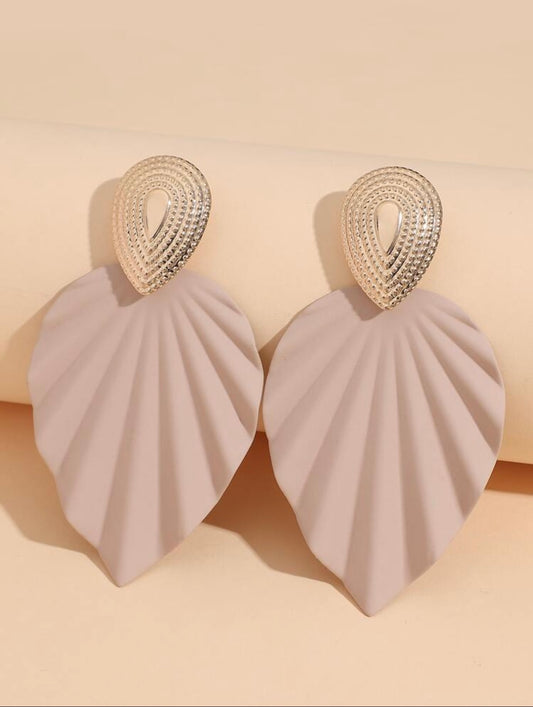 Gold & Apricot Textured Leaf Drop Earrings – Warm Nature-Inspired Elegance