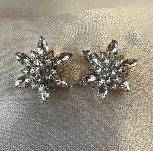 Gold Diamanté Flower Stud Earrings – Timeless Elegance in Old Money Style