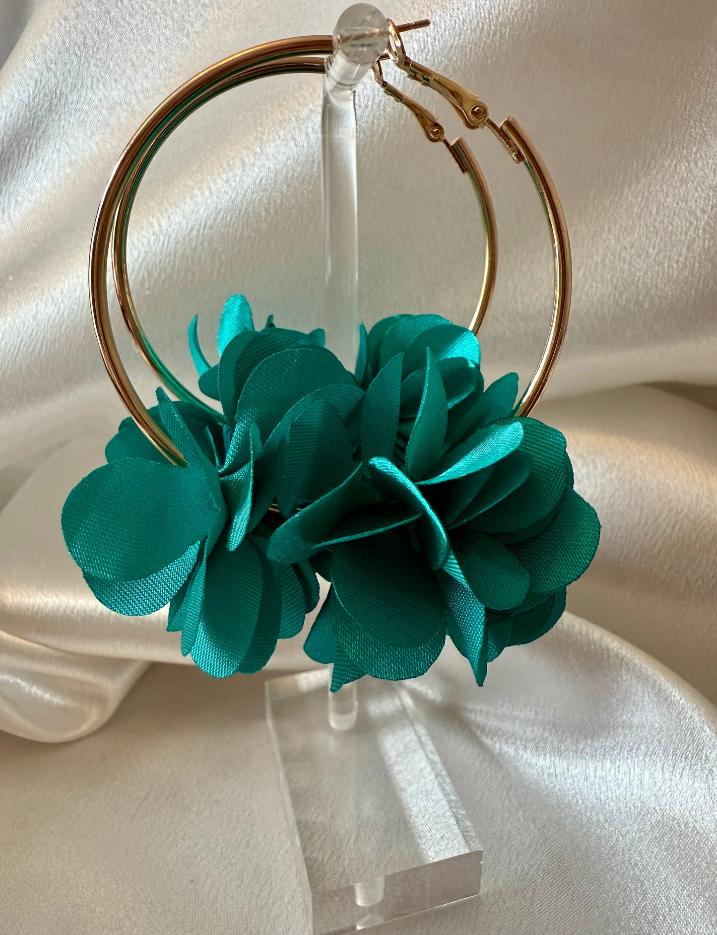 Gold Hoop Earrings With Green Floral Detail – Bold Statement Set (5.6 x 8 cm)