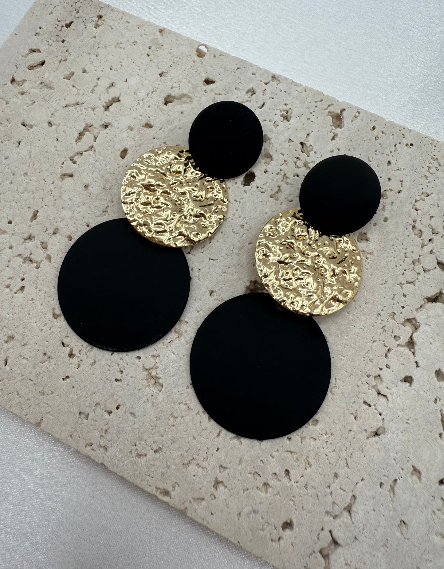 Retro Geometric Round Drop Earrings – Bold Style with Vintage Charm - Black and Gold
