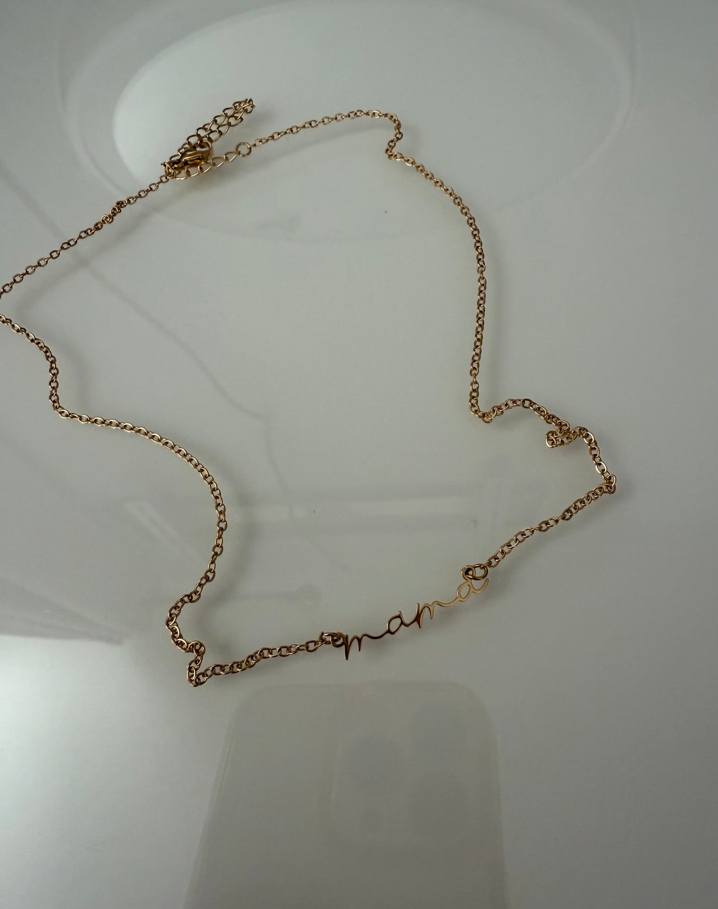 Mini “Mama” Pendant Necklace – Dainty, Minimalist & Tarnish-Resistant