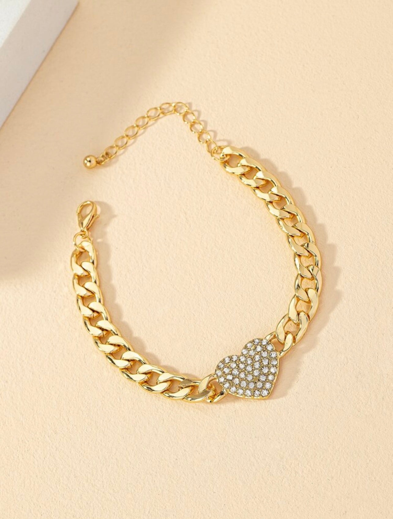 Gold Curb Bracelet with Rhinestone Heart Detail – Tarnish Resistant